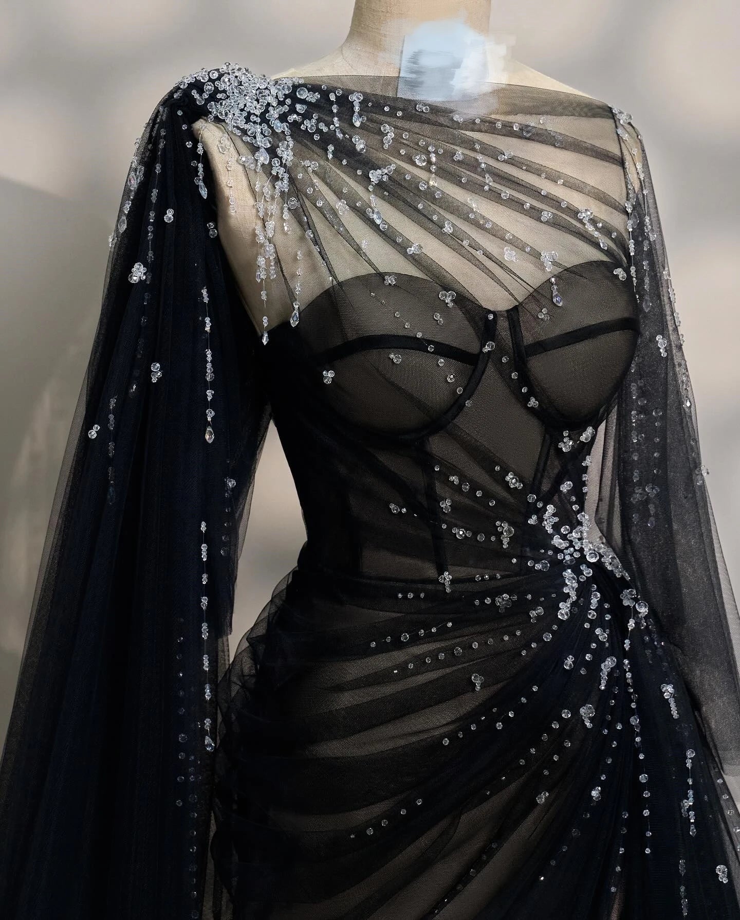 Customized Delicate Tulle Straight Cap Sleeve Crystal Evening Dresses Crew Neck Sleeveless Black Watteau Train Prom Dress