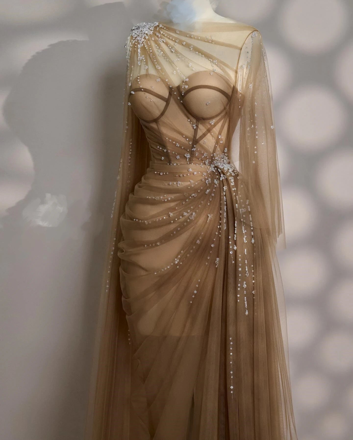 Customized High Quality Tulle Straight Cap Sleeve Crystal Evening Dresses Crew Neck Sleeveless Watteau Train Party Dress