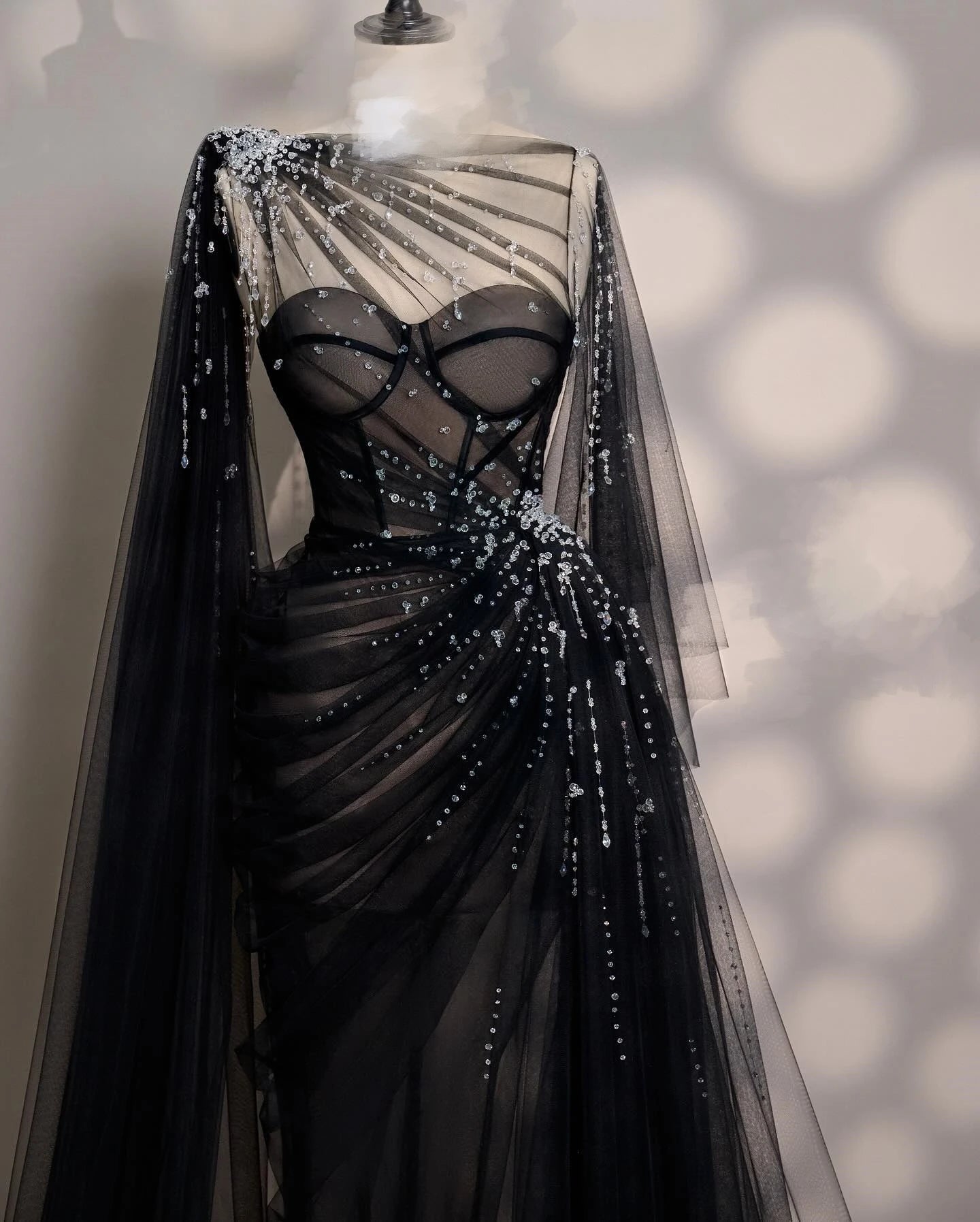 Customized Delicate Tulle Straight Cap Sleeve Crystal Evening Dresses Crew Neck Sleeveless Black Watteau Train Prom Dress